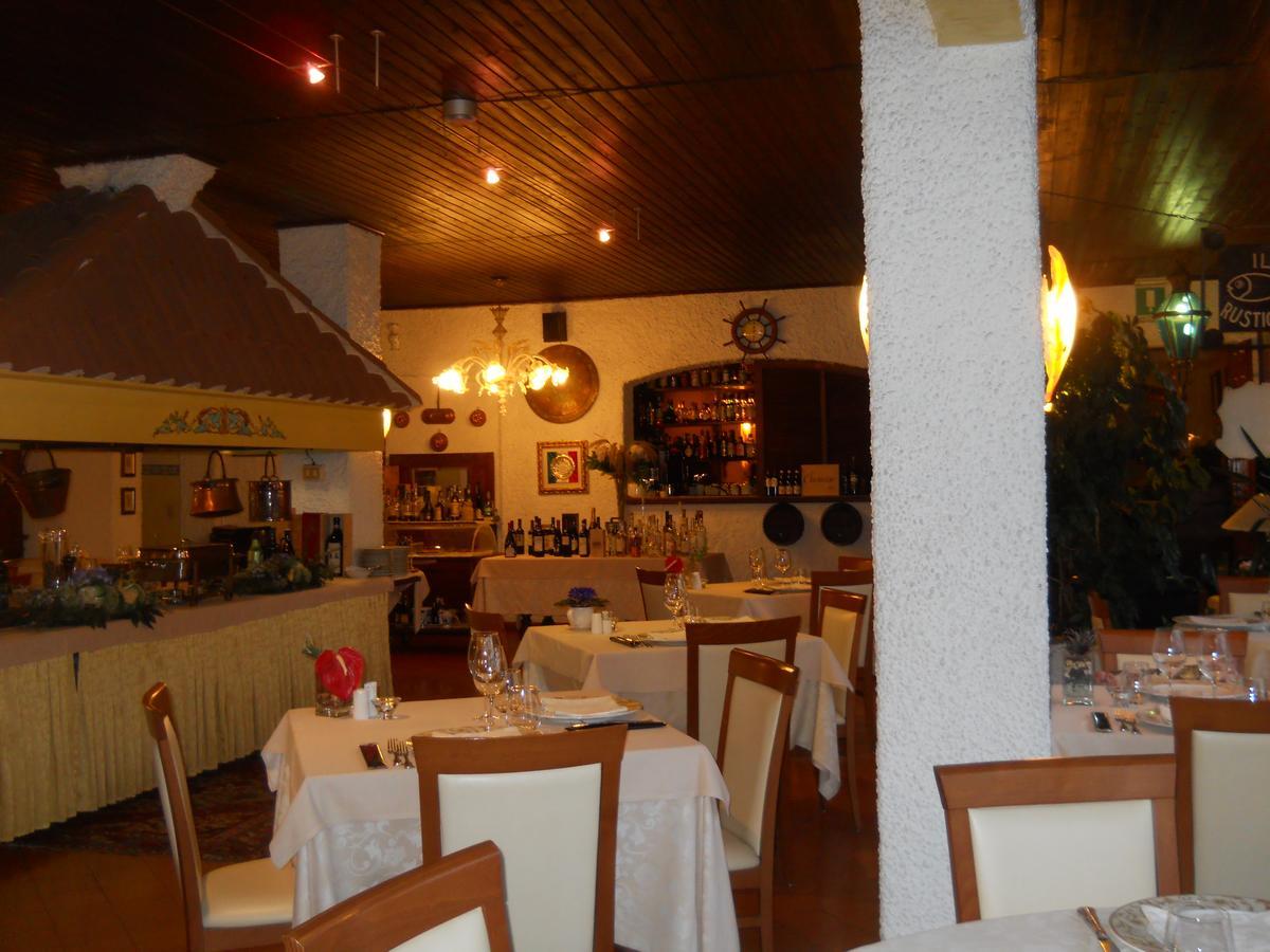 Hotel Il Rustichello Lonato Eksteriør bilde