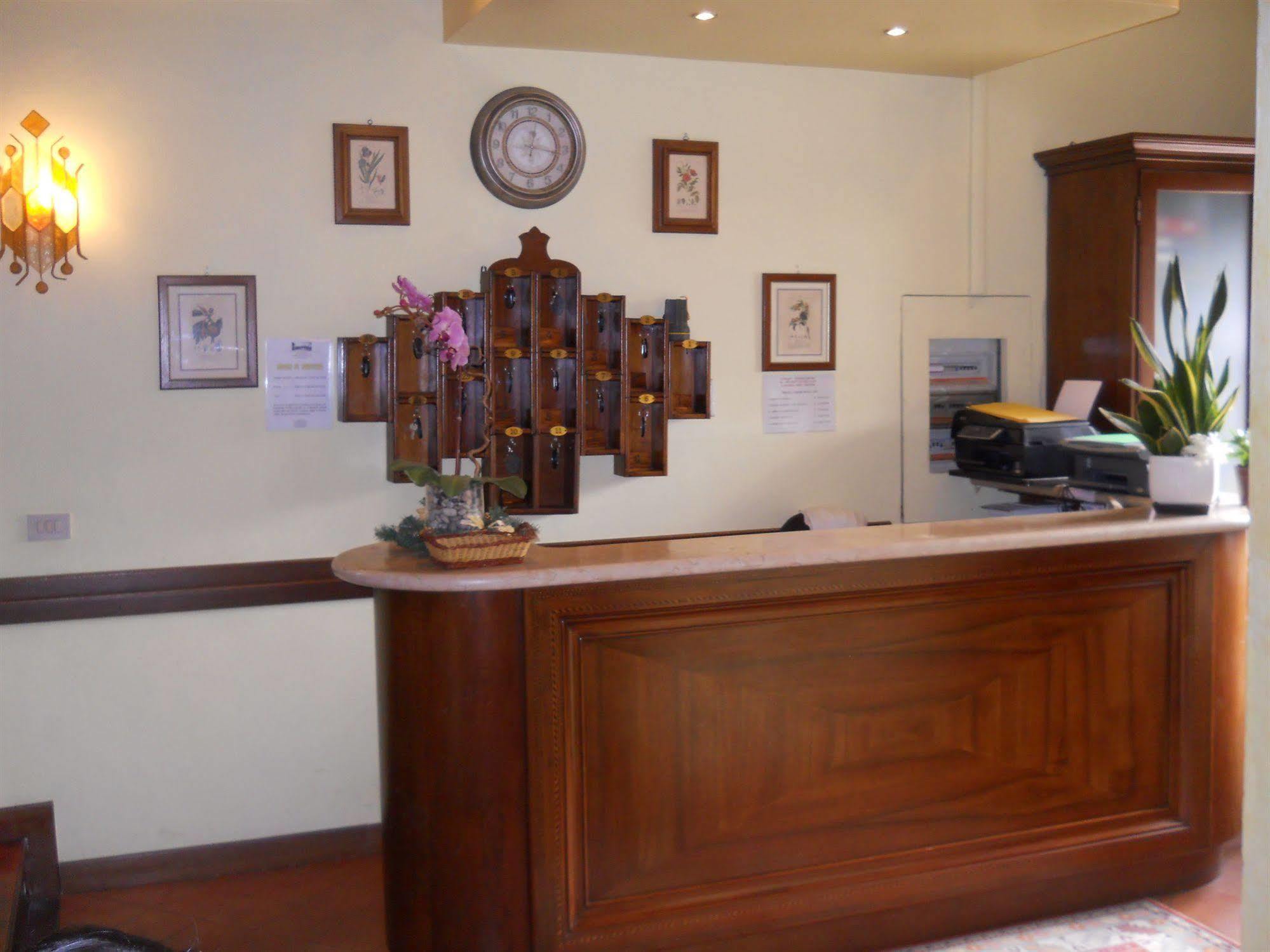 Hotel Il Rustichello Lonato Eksteriør bilde