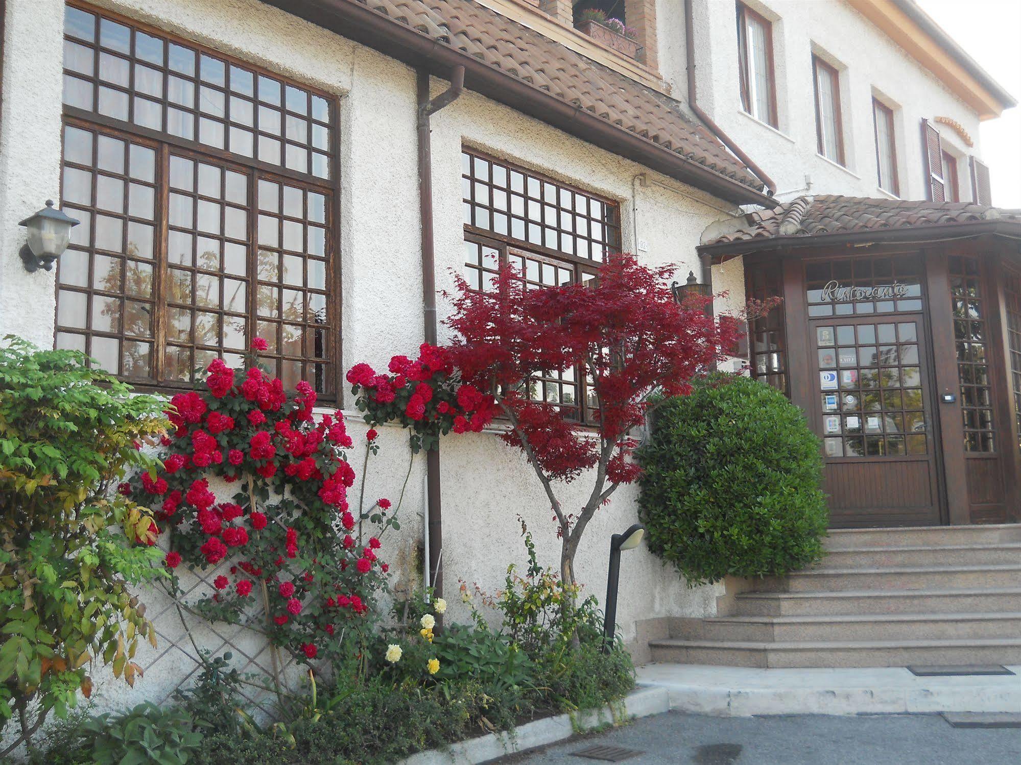 Hotel Il Rustichello Lonato Eksteriør bilde
